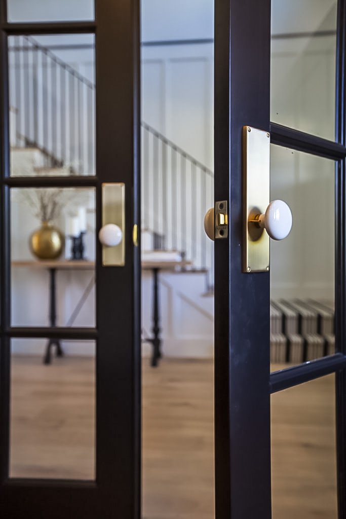 white-interior-door-knobs