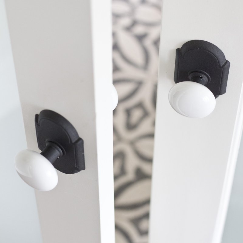 Door knobs vs door handles  Pros and Cons of choosing and installing