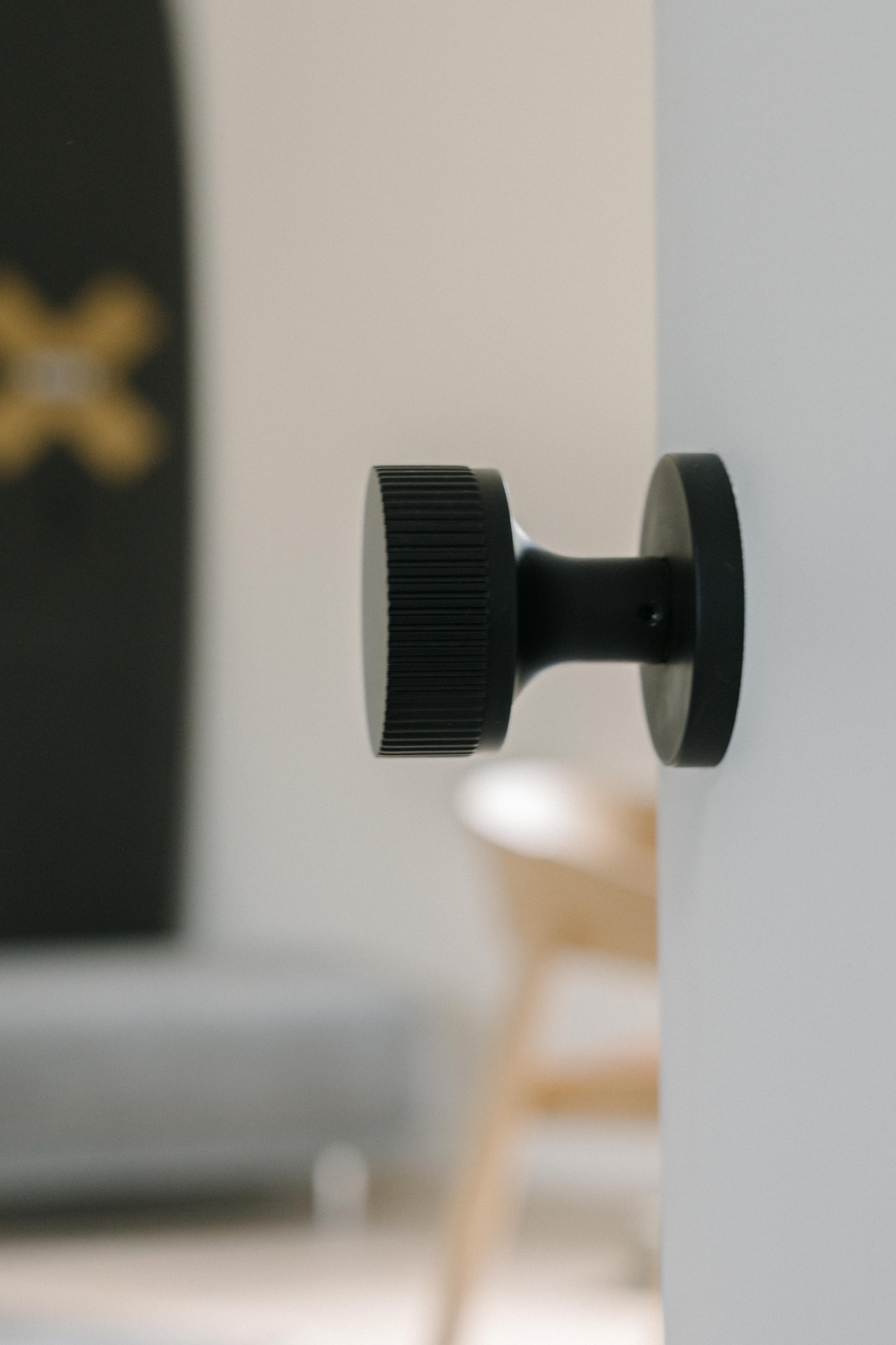 Select Conical Straight Knurled Knob | Emtek
