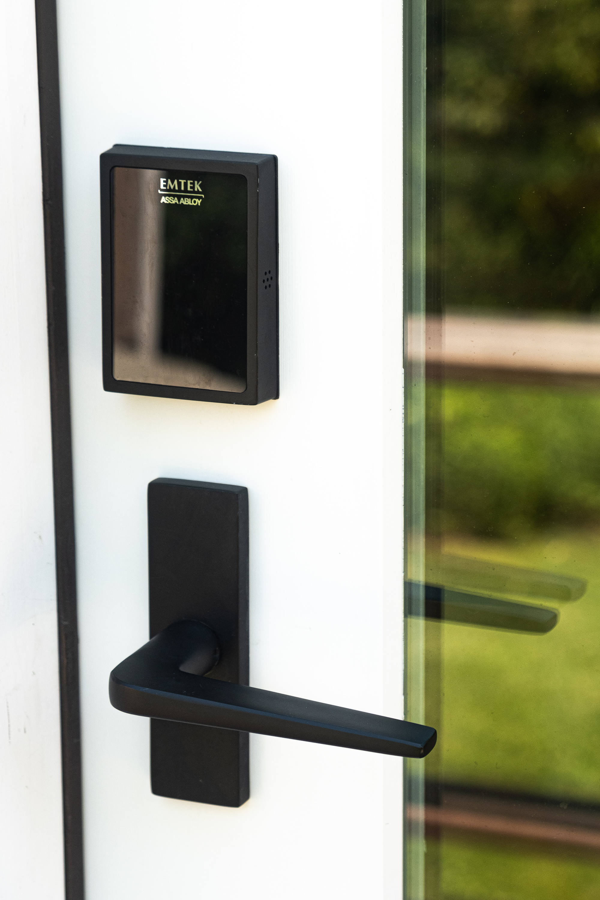 EMPowered Motorized Touchscreen Smart Keypad Deadbolt Emtek