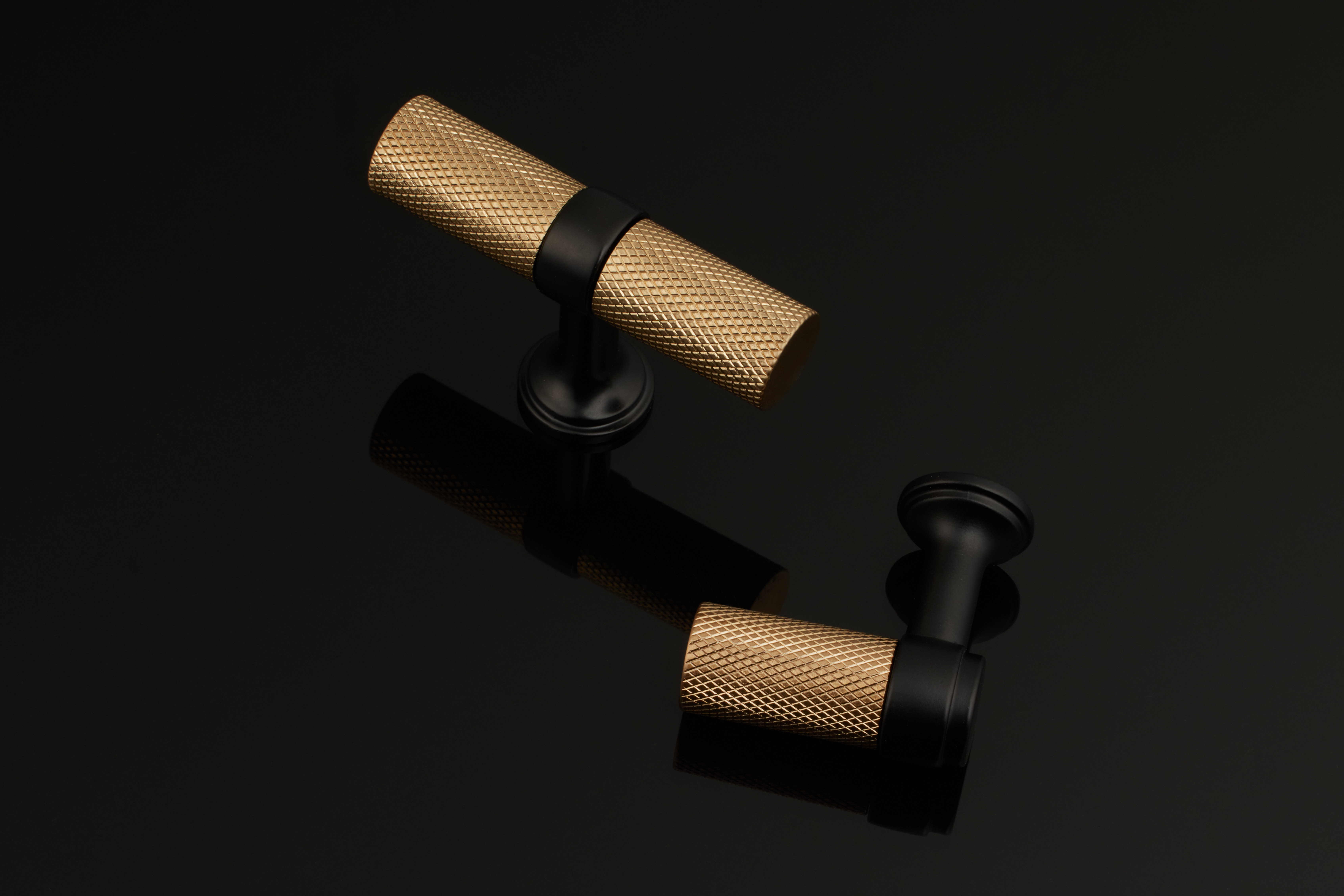 たまごん handvaerk Mock & Crew Select Transitional Knurled Cabinet Finger Pull | Emtek